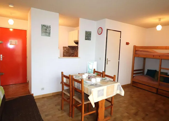 2 Pieces Avec Terrasse, Parking Prive, Proche Et Commerces - Fr-1-307-57 * Le Grau-du-Roi